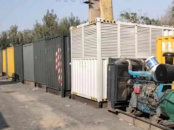 贵港200KW柴油发电机机组每小时油耗是多少？